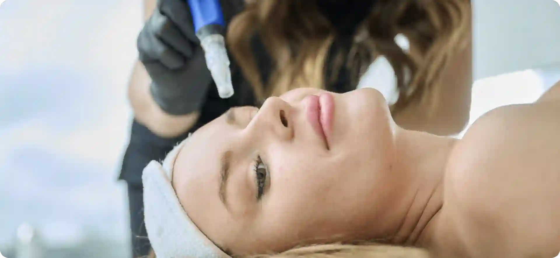 How Do Microneedles Trigger New Collagen and Elastin in Loose Skin Ascot?